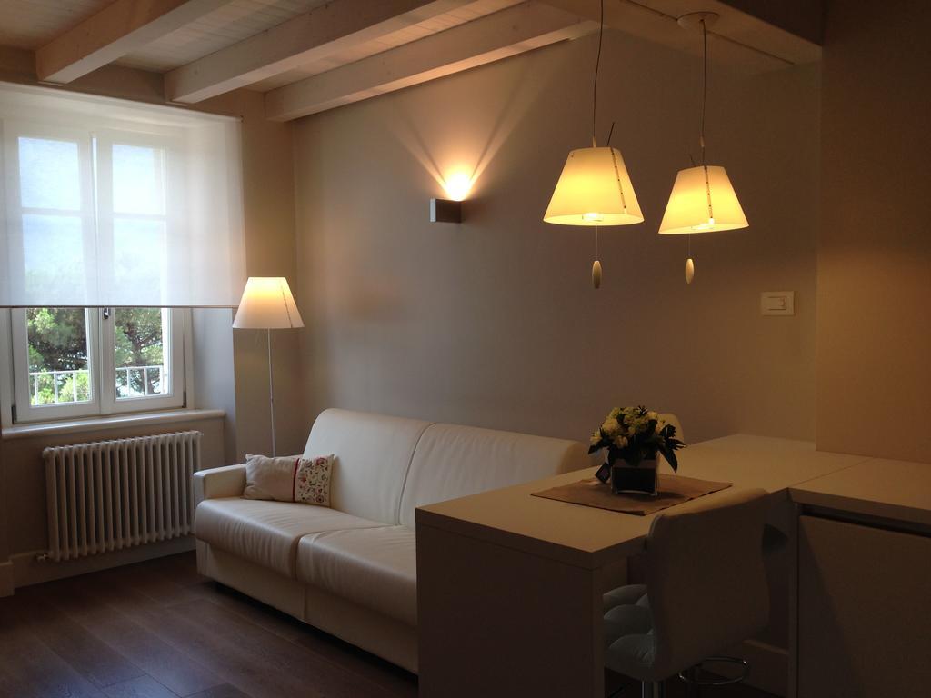 La Casa Del Porto Apartment โลเวเร ภายนอก รูปภาพ