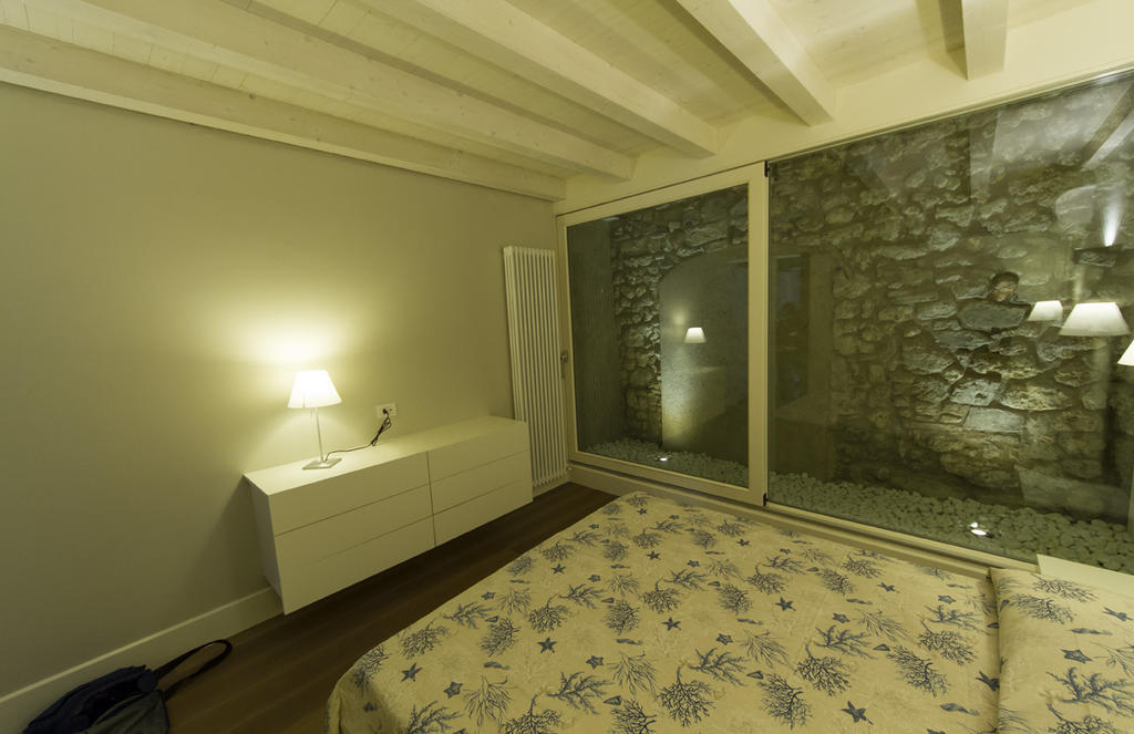 La Casa Del Porto Apartment โลเวเร ห้อง รูปภาพ